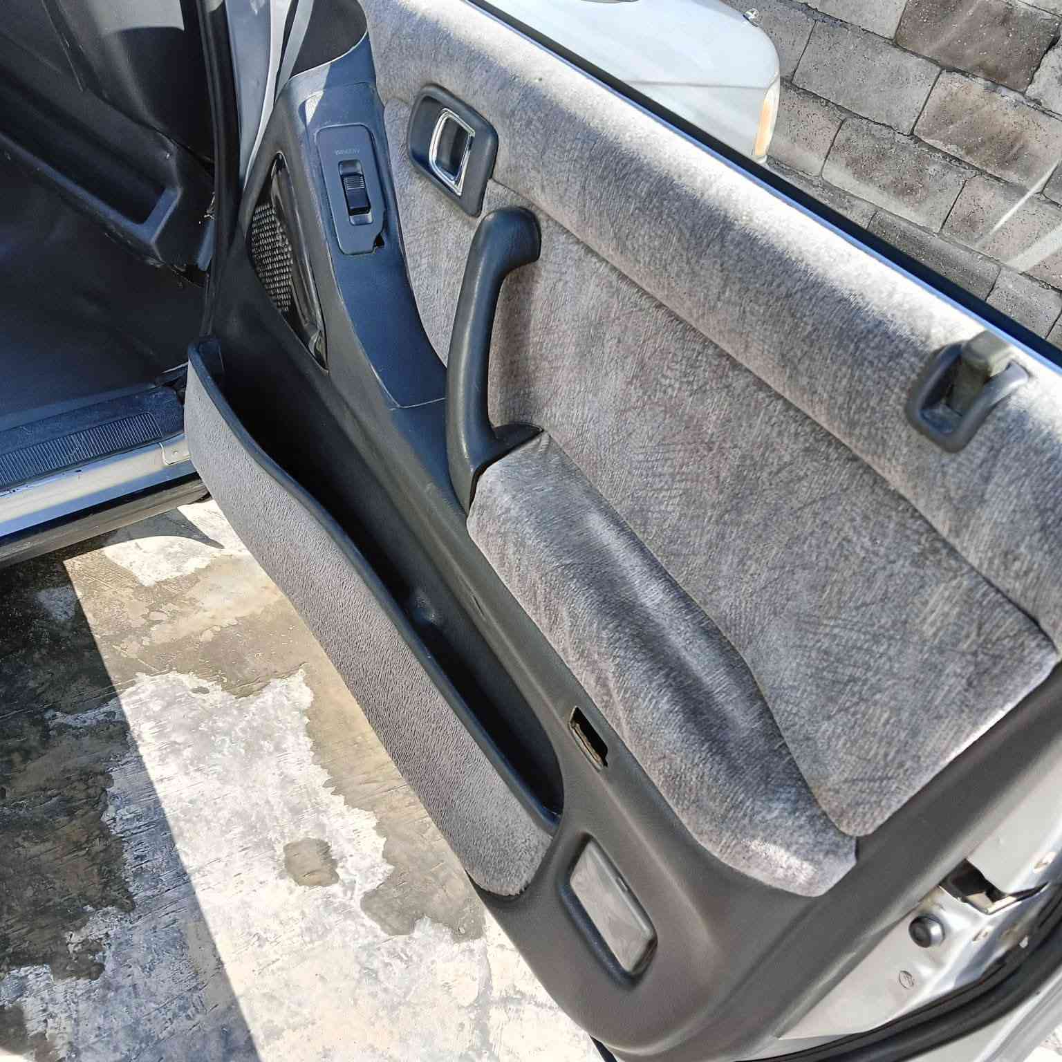 السلام عليكم 
كراون ارنب موديل 95 رقم بصره بسمي تحويل ثاني يوم مكفوله كفاله عامه من الضربه والنقل والعيب الشرعي  مكينه وكير خير من الله تبريد ثلج   تخم تاير جديد توني شاده حداديه نضيفه علما ان السياره مصبوغه عام للجماليه شرط 
سياره حلوه احلى من الصور  ماتخسر عليهه الف 
السعر ـــ70ــ وبيه مجال مكاني ناصريه سيددخيل رقمي ***********
