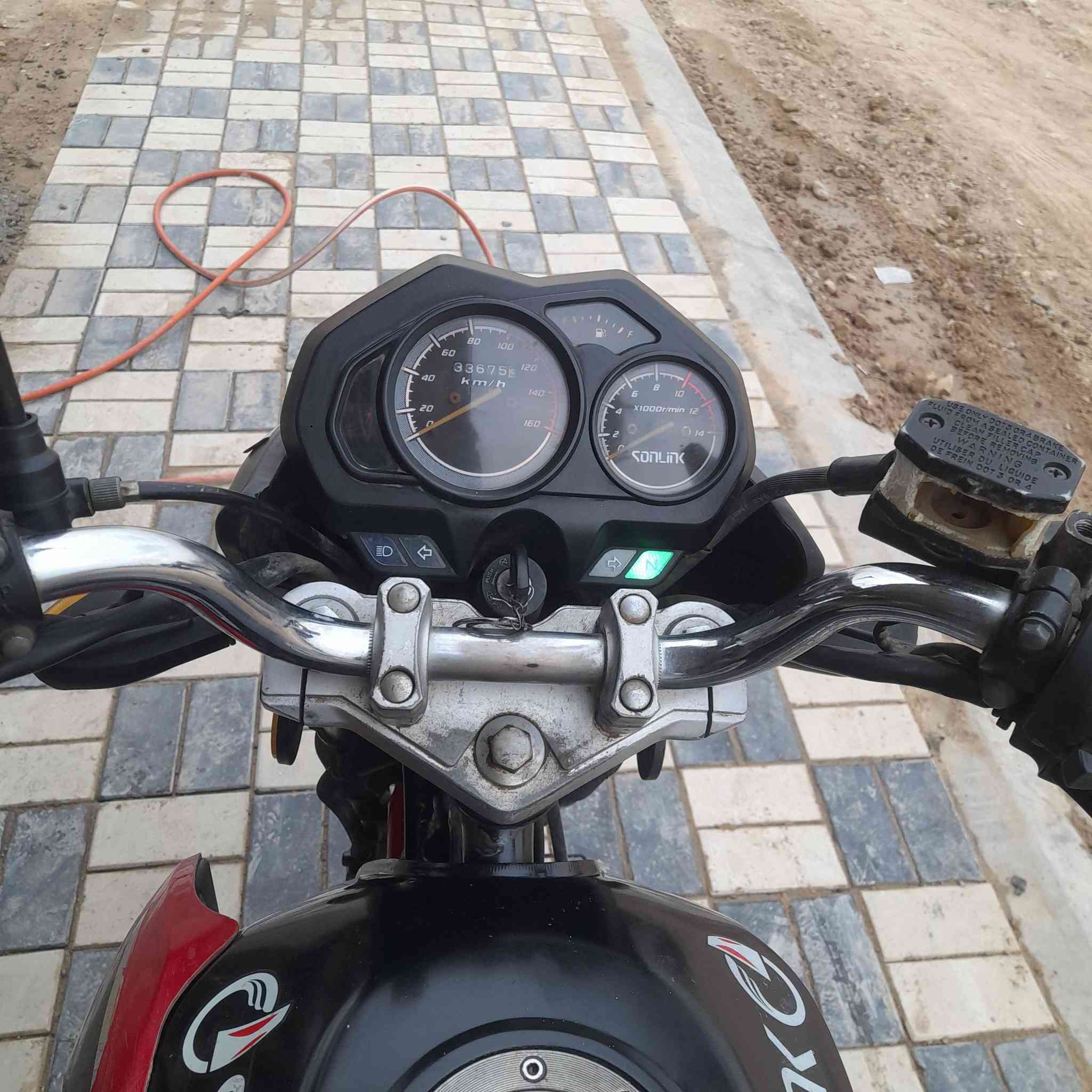 دراجه سونك حلوه مكينه اوكير ع وضع الشركه ما ممدود عليه سبانه كهربايات كله شغال نقص بس صفاحيات  او دوشمه كشن فقط اوراق بيه. كمرك كامل السعر ٥٥٠ الستفسار ***********
