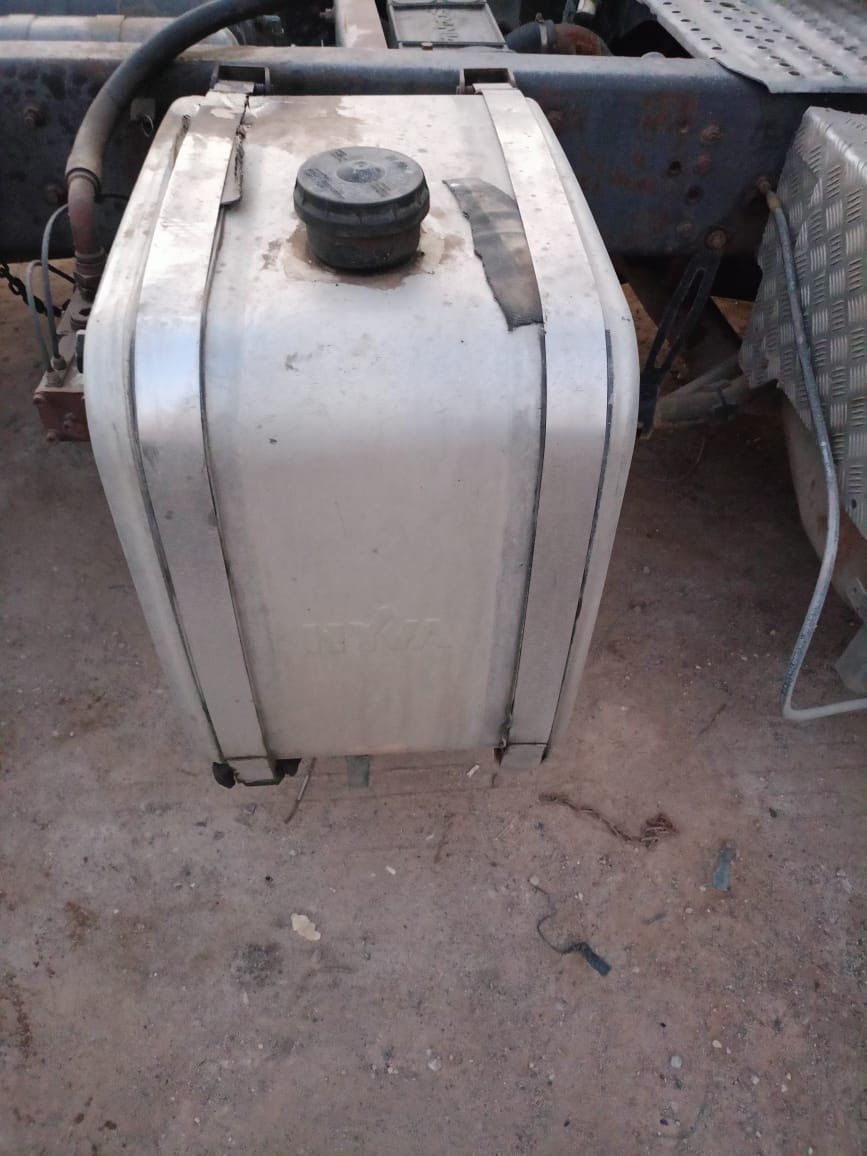 السلام عليكم تانكي هودرليك وطبشه وضاغطه كير ٩٠٠سكانيا للبيع فتح من السياره سعرهن ٥ورقات مكانهن البصرة الزبير ‭٠٧٨٠ ١٢٤ ٩٣٧٧‬
