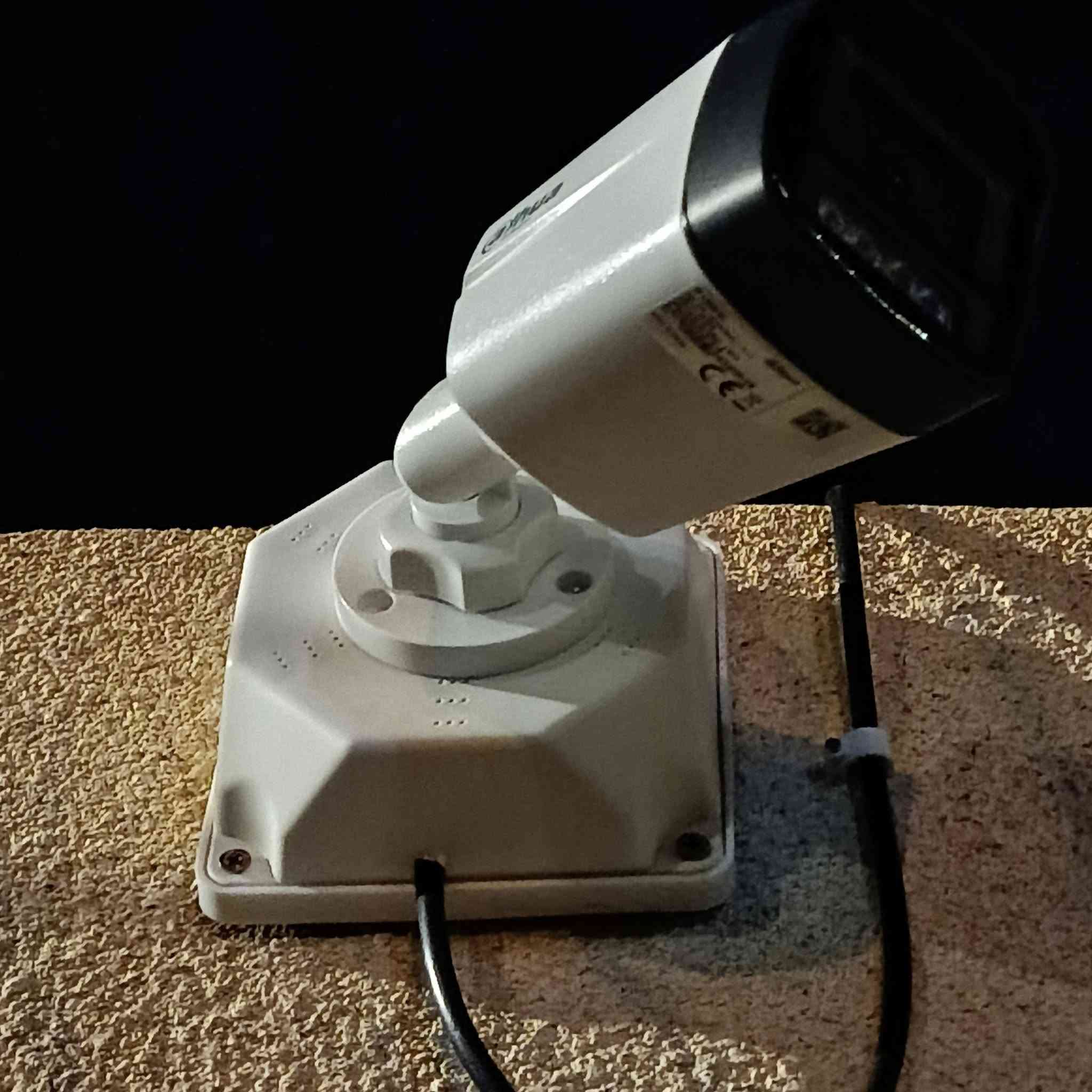 الأمان مو رفاهية… الأمان ضرورة 🚨
متخصص بتنصيب وصيانة منظومات إنذار الحريق والكاميرات. شغل دقيق، تسليم سريع، وضمان كامل. اللي يحب يتواصل يراسلني خاص."او ***********
(الصور من عملنا اليوم كامرات ip شركة دهوى في محافظة النجف الاشرف)
