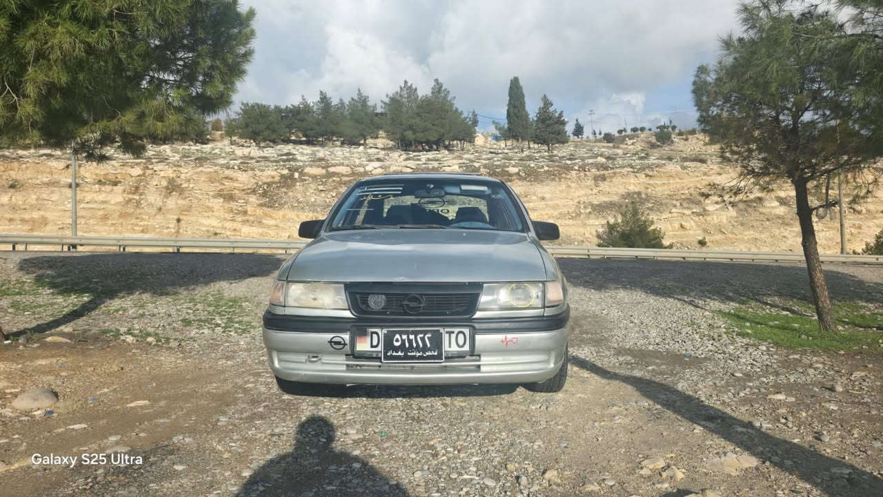 السلام و علیکم 
ڤیکترا ئاڕمی پلاستێک بەشەرتی هەموو شتەک
 مەکینەی 16ی قایش پان
سوکان پاوەر مۆدێل 1993 
سەیارەکە هەموو شتێکی نوێی بۆ بەستراوە 
دیلەمۆ و سلف و پاوەری ئەوروپی بەنجی نوێی و وایەر مەنی گێجی مەزبوت  ئیش دەکا
درایم شەفتی نوێ و دەبۆی نوێ و فیتێزی گێڕی گۆڕرداوە قوفل مەرکەزی پلاکی نوێی ئەڵمانی لەسەرە گەعیەی نوێم بو کڕیوە یەک دنیا شتی تریش سەیارەکە هەتا بڵێی خاوێنە هەموو شتێکی بەشەرت دەدەم یەک تەقە و ڕەقەی تێدا نییە 
گەر وەک وێنەکە خاوێن نەبو پارە بشکێنە
سەیارەکەش ئەو پارە دەهێنێ بۆیە ئەوەندە داوا دەکەم
33 معالەیەکی براینە
هەولێر
ڕەقەم تەلەفۆن
0751 265 0651
کاکە ئەو سعرەت پێ زۆرە نامە مەنێرە بڕۆ یەکی داشقە بکرە 10 وەرەقەی لێدا ئەوجە ڕاستە ڕێش نابی أربيل, العراق
