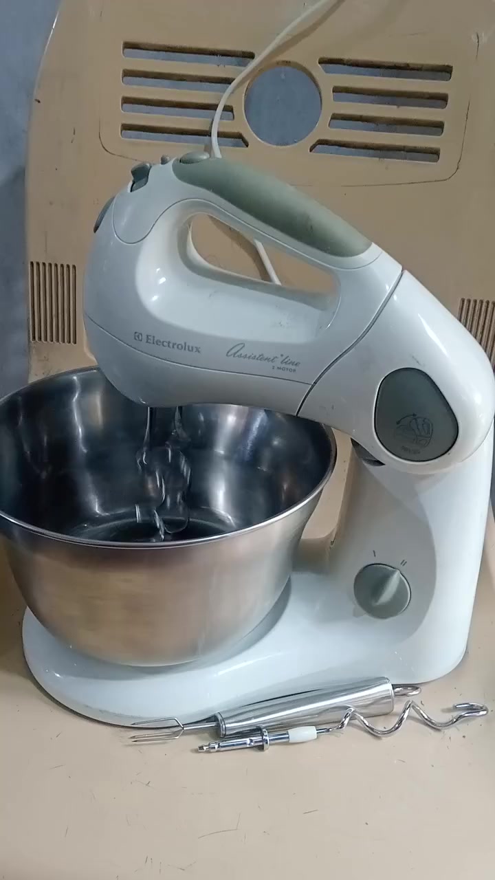 غراض للبيع أي ضرر مابيهن نبيع لغرض التحويل المكان بغداد الجديده ***********
