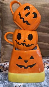 على بركة الله تعالى تم وصول مجموعة من الفازات التحف السيراميك الأوربي....