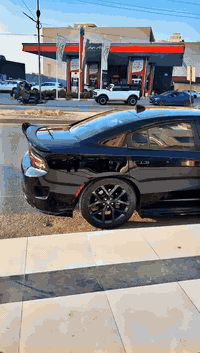 جارجر rt موديل 2022
ماشية  32 
صبغ باب خلف السايق وشخوط بل بنيد مغلفة مات 
وبيهة ملاحضات كم  رصعه سعر 248 للتواصل *********** Abwd AlSabawi فيس بوك
