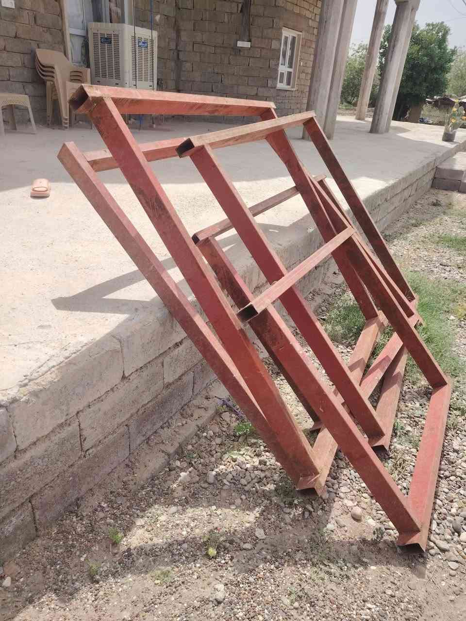 يوجد5 اطارات حديد  مال بيت السعر 50 الف الواحد اليريد يتصل على هاذا الرقم ***********
