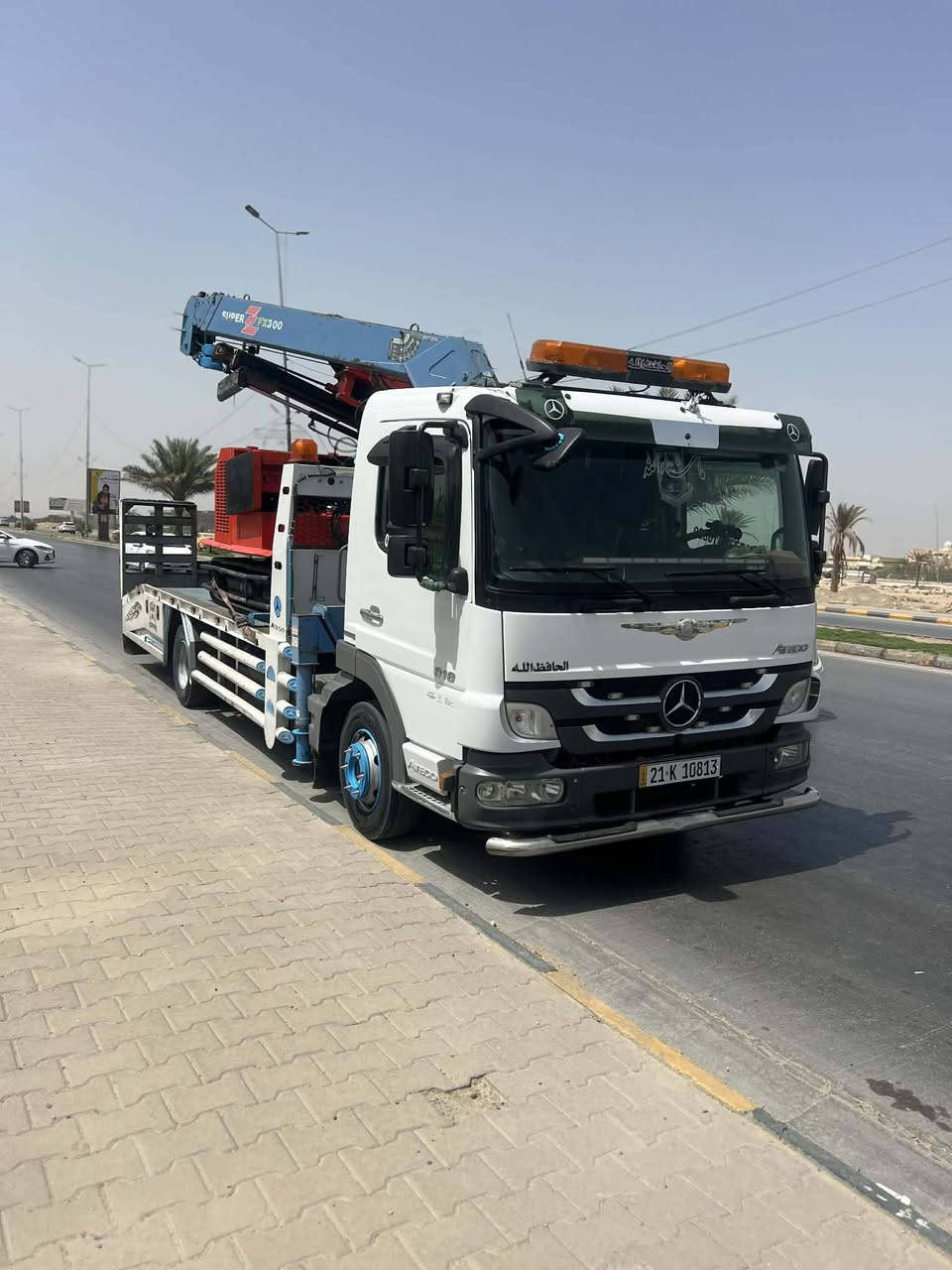 السلام عليكم ورحمه الله
اتيكو مارسيدس كرين دمعه 

كرين 3سلايت 3طن عدل

بدي رمبه باب دفتري تسكام جديد

مواصفات السياره

موديل 2012

محرك كير اكسل شاصي كفالة 

مجموعه اكتروز

امامي سبرنك الخلف جوبلس

تحكم دركه+جام كهربائي 

تدفئه تبريد بلادي 

ريتايدر +مثبت سرعه 

دكمه صعود+دكمه Mss 

السياره جاهزة من جميع النواحي 

العنوان بابل الشوملى ***********

***********

السعر 380ورقه وبيه مجال
