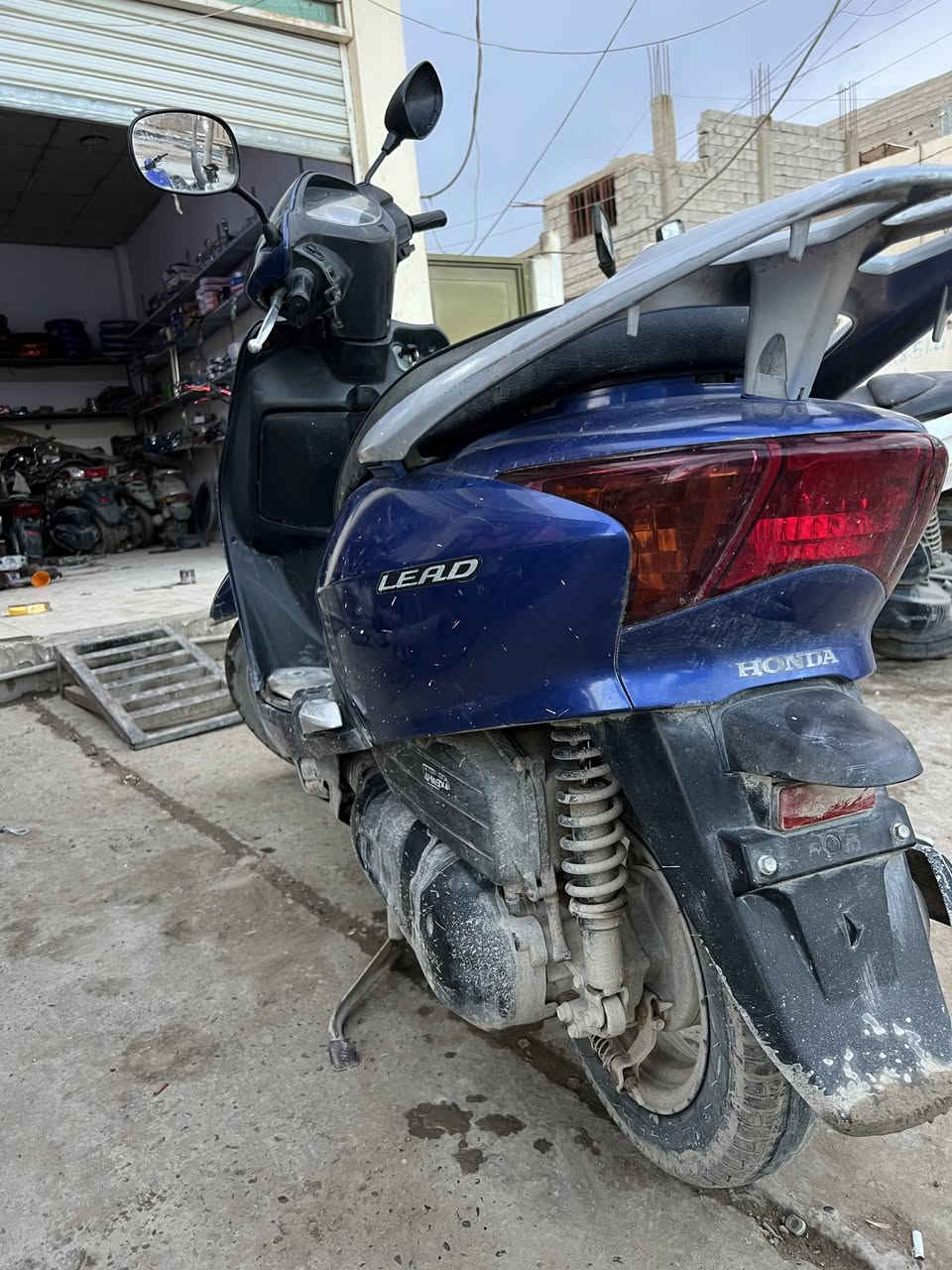 ماطور ليدي حديث ل بيع داراجه نضيفه وحلوه الدراجه مفتوحه  العنوان صلاح الدين سامراء السعر 800وبيها مجال رقم الهاتف 
‏‪0772 387 8535‬‏
