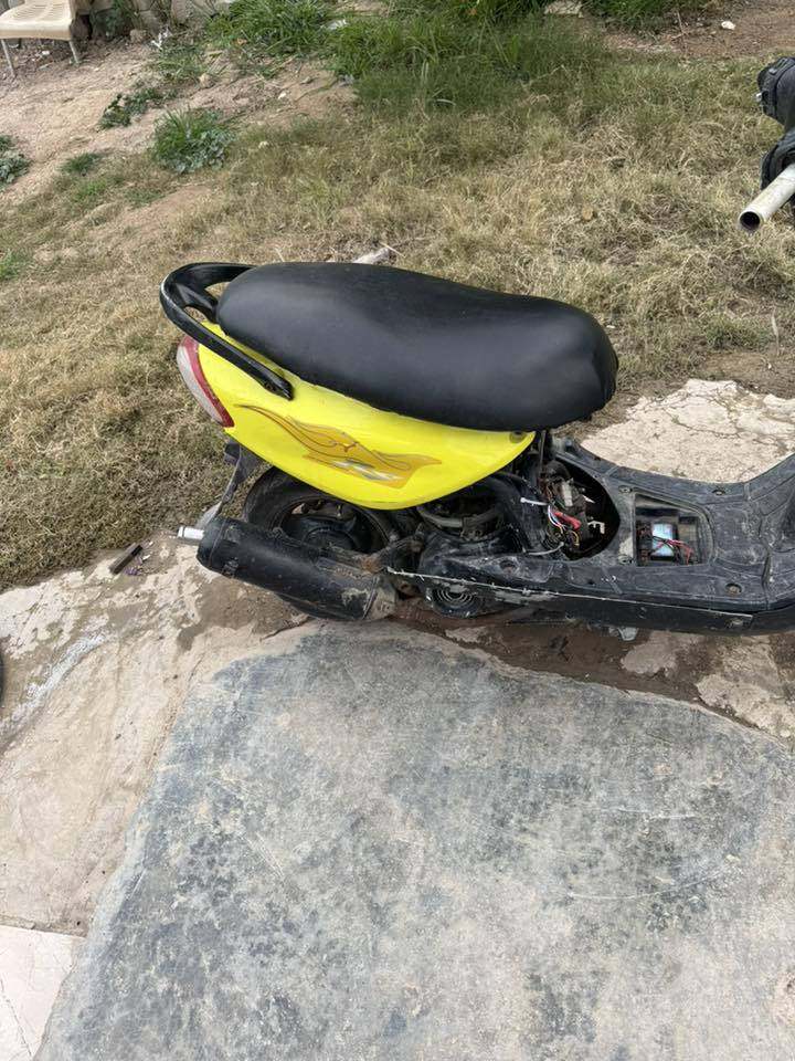 ‏دراجة ماكس قديمة للبيع 250 وبيها مجال*********** المكان ديالى بعقوبة الصناعية الثالثة
