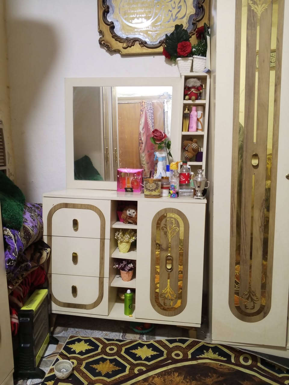 السلام عليكم غرفه للبيع العنوان بالسماوه رقم الهاتف *********** سعر 600
