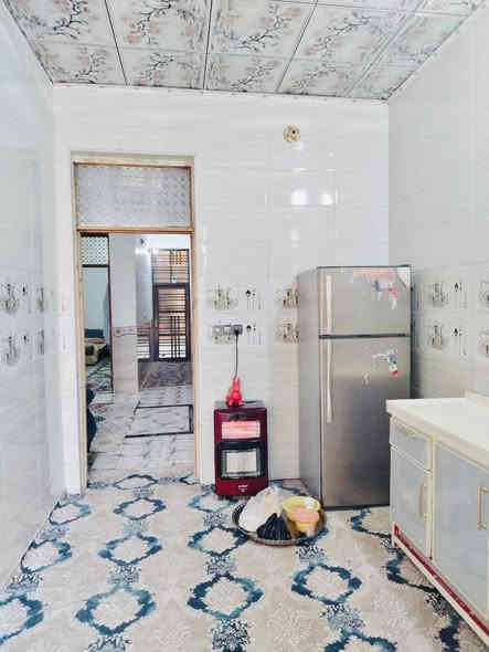 السلام عليكم
دار 150متر للبيع  اساس صب كونكريت و بناء طابوك نهروان و سقف صب كونكريت الطابق الاول يحتوي على غرفه وصاله ومطبخ واستقبال وحمام داخلي وخارجي الطابق الثاني يحتوي على صاله شغل درجه اولى مال جناي 
العنوان / شارع المطار القديم شارع علكم الشبلي ثالث بيت عن الشارع العام 
السعر (75) مليون وبي مجال
***********
***********
