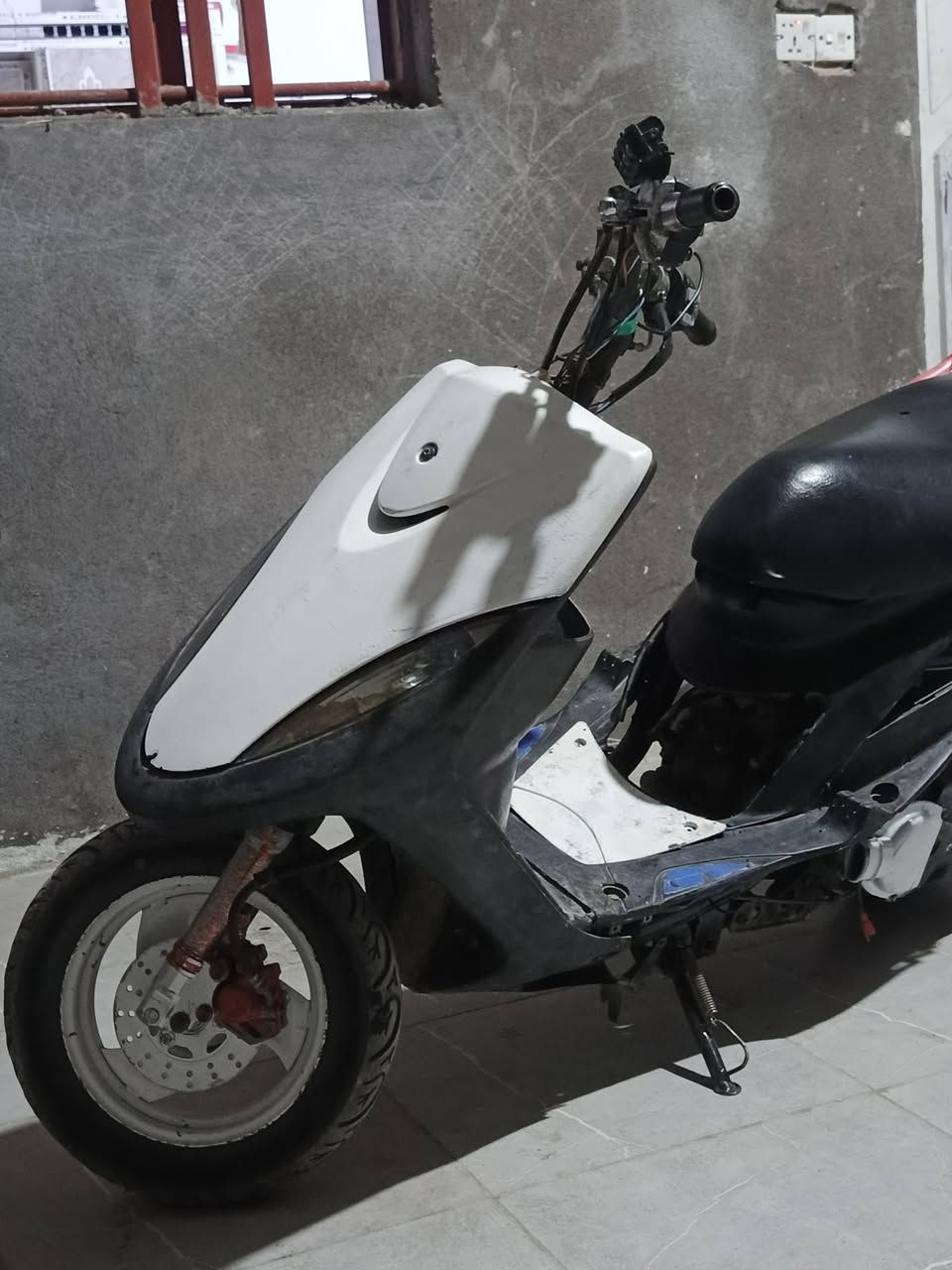 السلام عليكم دراجة ماكس عدلة للبيع تعمير جديد كاملة مكملة نكرة سلف كلشي بيها مبدل جديد غراضها كلها اصلية ماكو تجاري نقصها قبق هندر فقط مكاني الاسكندرية 
رايدها ( 350 ) فقل 
للتواصل الخاص مفتوح وهذا رقمي ***********
