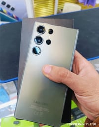 سامسونج S23 الترا • ٢٥٦ • نضيف مع الكرتونه