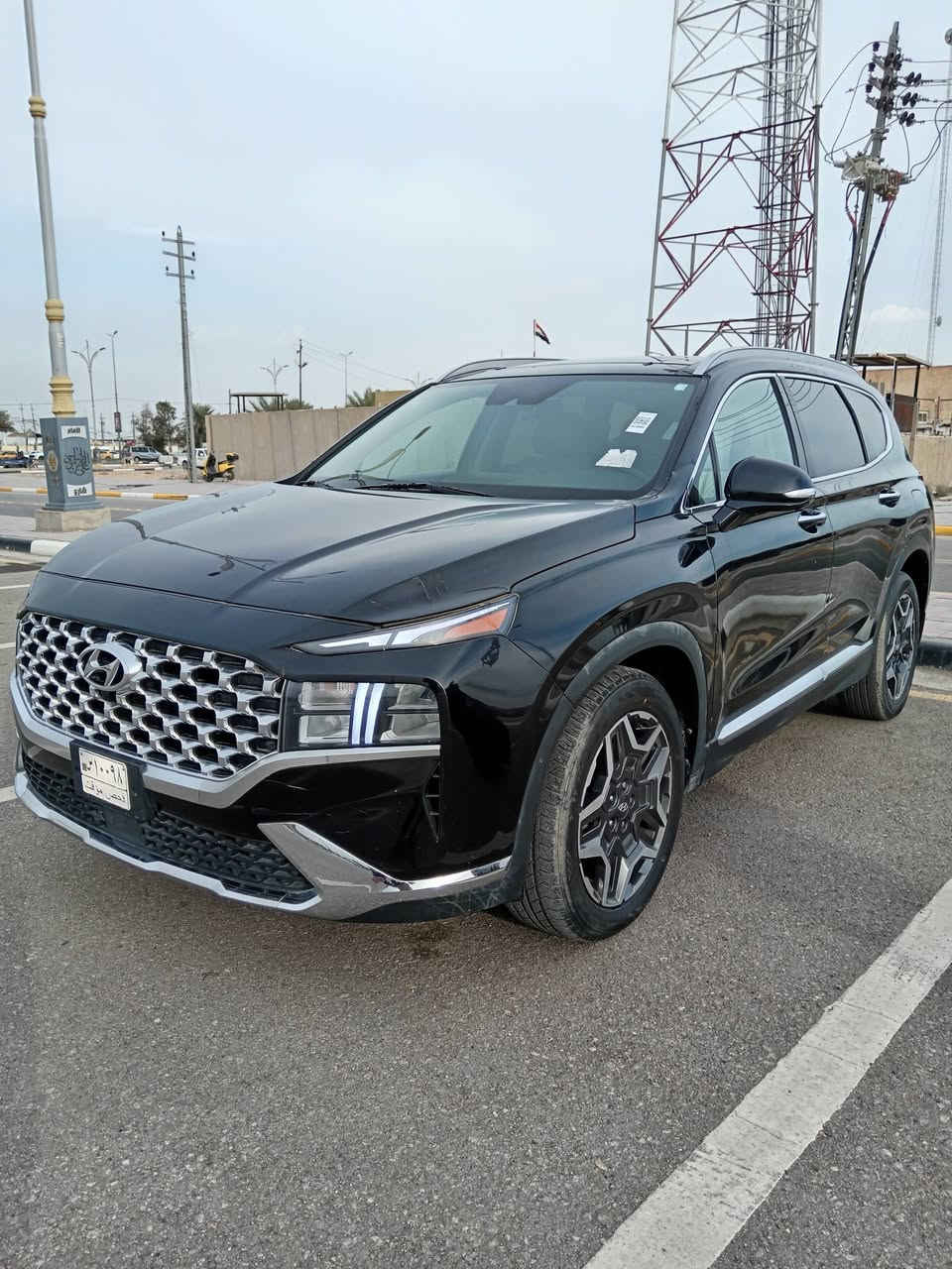 السلام عليكم للبيع 
للبيع | هيونداي سنتافي 2023 هايبرد
اللون اسود

وارد امريكي ضرر السياره جاملخ امامي والباب 

المواصفات:فول 1/1
 .  بنرامه
 • بصمة تشغيل + نظام ترحيب بالأبواب
 • رادار + تحديد المسار
 • تدفئة الكشنات
 • صندوق خلفي كهربائي
 • نقاط عمياء + نظام الخروج عن المسار
 • أوضاع قيادة: Sport / Eco / Smart / Snow
 • دفع رباعي HTRAC
 • كير دكم + هاند بريك بصمة
 • أوتو هولد + أوتو ستوب
 • مساعد نزول منحدرات
 • شاحن لاسلكي

حجم المحرك 1600هايبرد
السياره ماشيه 40012mi
صورت الحادث موجوده بلمنشور
السعر: 210وبيه مجال
العنوان: كربلاء المقدسه
رقم الهاتف:***********
***********
