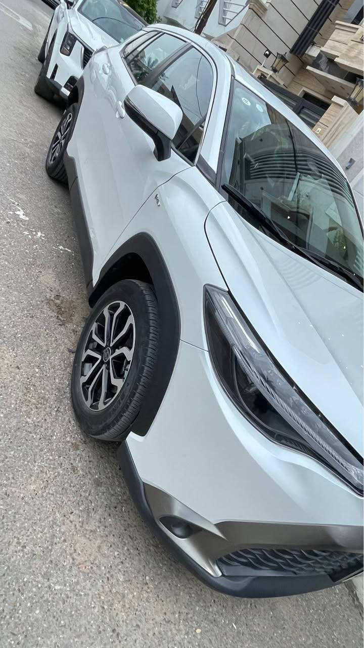 السلام عليكم فورت لندر موديل 2025 هايبرد محرك 2000 بيضة خليجي ماشية 27  الف كم 
 كفالة عامة من شخط سيارة وكالة 
موصفات فول فئة s 
فتحة 
اشاري بل مري 
داخل جلد وكشن كهرباء 
رادار امامي ونقطة عمياء 
تبريد قطعتين
انارة داخلية لد بلادي 
رقم بغداد بااسمي  
السعر27 مليون و200بيهة مجال حك جية
مكان بغداد / حي الخضراء
*********** بغداد, العراق
