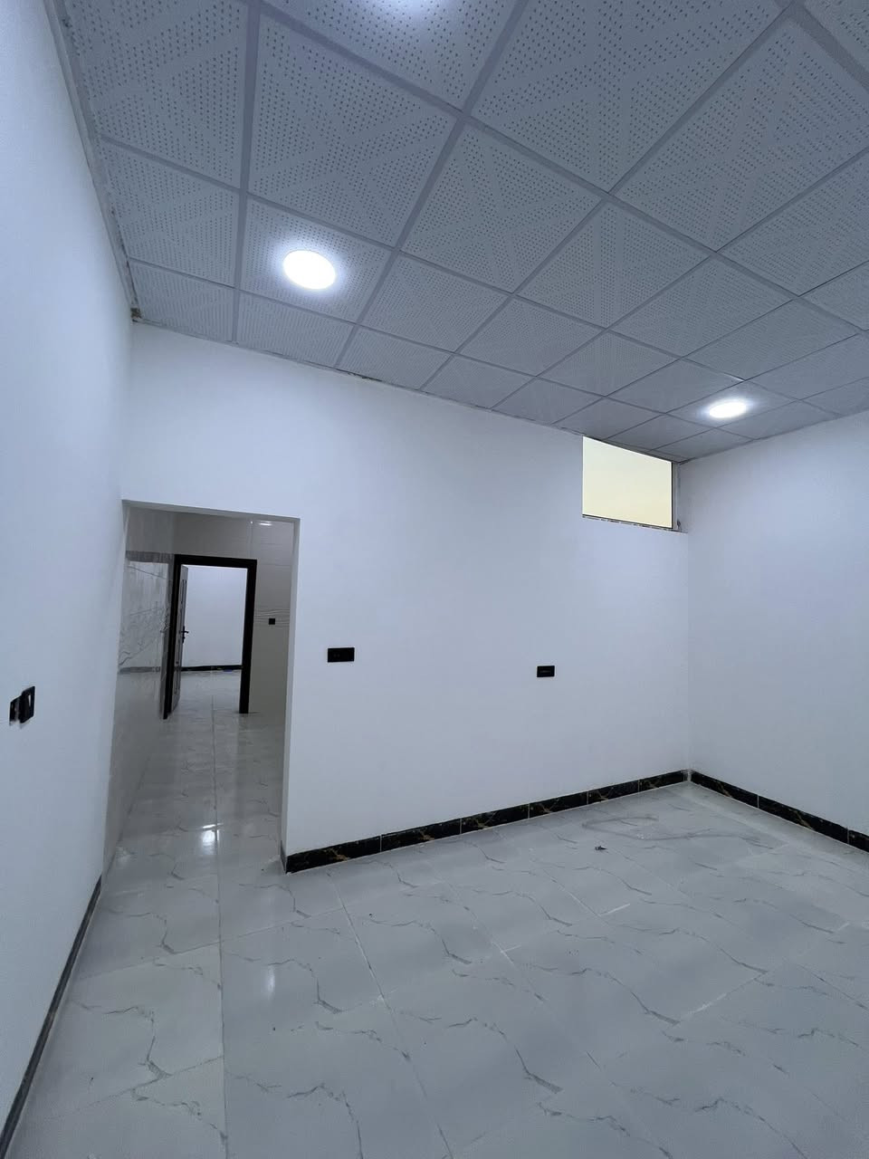 سعر ٤١ مليون وبي مجال موقع حي بدر خلف مول حسين
دار للبيع  ١٠٠ متر واجهه ٥نزال ٢٠ 
استقبال غرفه نوم هول مطبخ 
صحيات خارجي داخلي ابواب 
تركيه واجهيه لمنيوم شبابيك سلايت
فلين واجهيه قريب الشارع مطار 
نظام تبريد مركزي محجرات كامله 
سقوف ثانوي اي ستفسار اتصال***********
