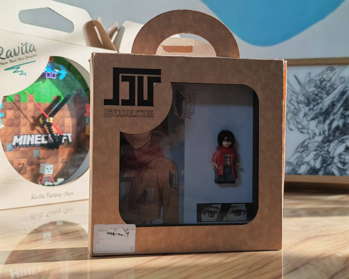 لوحة إطار ميكاسا أكرمان ثلاثية الأبعاد (3D Anime Frame) 🖼️- صنع يدوي (Handmade)
"هذا العالم قاسٍ.. لكنه جميل جداً أيضاً."

عمل يدوي  يجمع ما بين صورة ميكاسا الايقونية بشالها الاحمر و شعار "أجنحة الحرية" (wings of freedom) مع مجسم ليجو دقيق للشخصية داخل الإطار كما هو موضح بالصور،  ذو إطار اسود كلاسيكي فخم يناسب  جميع أنواع الحوائط 

 قطعة ديكور مثالية لرفوف الانمي و تكون قابلة للتعليق أيضا،  هدية مناسبة لمحبين انمي هجوم العمالقة و محبين ديزاين الغيمنغ أيضا 

حالة المنتج :جديد غير مستخدم استيراد خاص من خارج العراق

السعر : ١٢ الف

توصيل ٥ آلاف لجميع محافظات العراق 🙏🙏


**إذا كنت صاحب هذا الإعلان وتريد حذفه لأي سبب، رجاءا أرسل رسالة إلى الدعم الفني**