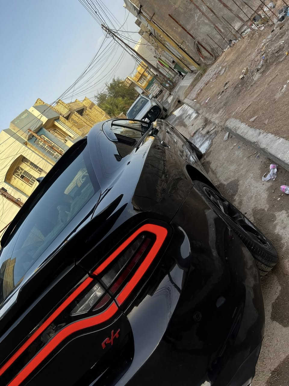 السلام عليكم جارجر 2016 SXT بغداد باسمي ماشية 82 كير مكينة صدر كفاله سيارة حادثهة خلفي قبق جنطه بي صبغ قليل وبارد بالجاملغ الخلفي بدون ايرباك والباقي كفاله 
178 وبيهة مجال بسيط ***********
