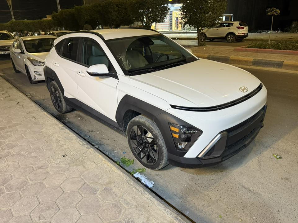 السلام عليكم
كونا موديل ٢٠٢٤دخول جديد
على حادثها رقم فص موقت
موصفاتها 
تحكم جهتين
تبريد قطعتين
رادار امامي خلفي 
كشن السايق كهرباء 
تبريد بيانو
شاشه متصله
كاربلاي 
نقطه عمياء 
تحديد مسار
اشاير بل مري
هنا الموصفات المعروفه
عارضها ب١٦٠ وبيها مجال
***********
