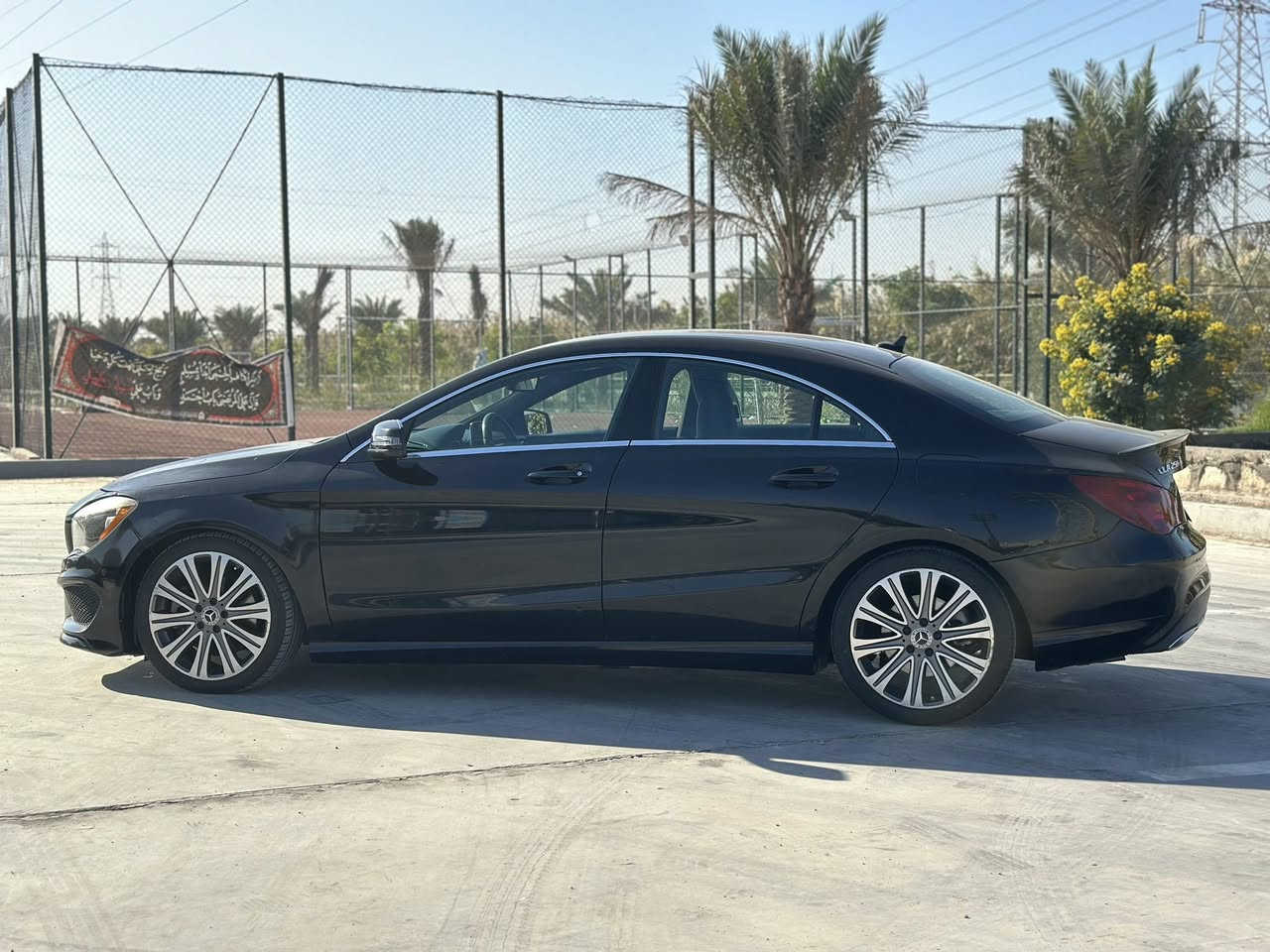 السلام عليكم 
مارسيدس cla 250  
موديل 2018 
ماشيه 70 كيلو 
السياره فول عدا الفتحه من حساسات من نقط عمياء من تدفئة كشنات دخول ذكي كامره فقط فتحه مابيها 
وارد امريكي حادثها جاملغين و شبر بنيد
يابه حته ما نطول المنشور عليكم مستعجل ع البيع ورايدها 140 
والشراي يجي وبخدمته 
مكاني النجف 
***********
