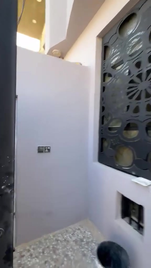 🏡 بيت للإيجار – محافظة النجف الأشرف

📍 الموقع: النجف الأشرف – شارع المجمعات، شارع 60، عمود 53.

📐 المساحة: 100 م².
🏠 الطابق: طابق واحد.
💰 الإيجار الشهري: 250 ألف دينار عراقي.
✅ مناسب للعوائل.
🚗 موقع مميز، قريب من الشارع الرئيسي وسهل الوصول إلى الخدمات والأسواق.

📞 للاستفسار أو حجز موعد للمعاينة، يرجى التواصل على الخاص أو عبر الواتساب: ***********

