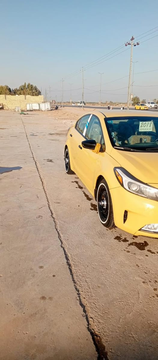 سلام عليكم فورتي موديل 18رقم بغداد باسمي وارد كندي مكفوله كفاله عامه بدون ارباك 
مكينه كير حداديه
تخم تاير كله جديد 
تبريد 
دوشمه عامه 
لسعر128وبيها مجال بصيط
مكاني بابل لمسيب

‭٠٧٧١ ٩٤٧ ٢٥٩٠‬
