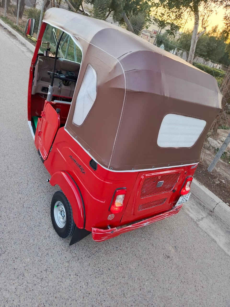 سلام عليكم تكتك للبيع موديل 2021 شهر 11 رقم وسنويه النكليزي تحويل مباشر تكتك جاهزه خير من الله مال عيشه العنوان بغداد الكماليه السعر 7950 وبيه مجال الهاتف *********** ما متوجد ع خاص
