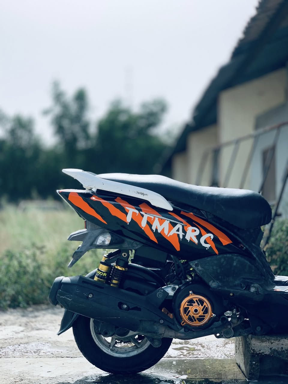 كفاله عامه
الدراجه تخبل كلشي ما بيها وبيها تزويد دبلات خلفيه و إماميه وصدر رياضي وقبق فلاوين يدات كله تزويد رياضي نوزل الدراجه مكينه مكفوله ما مفتوحه ابد وبعد كلشي مبين بل صور السعر ٧٠٠ وبيها مجال قليل ***********
