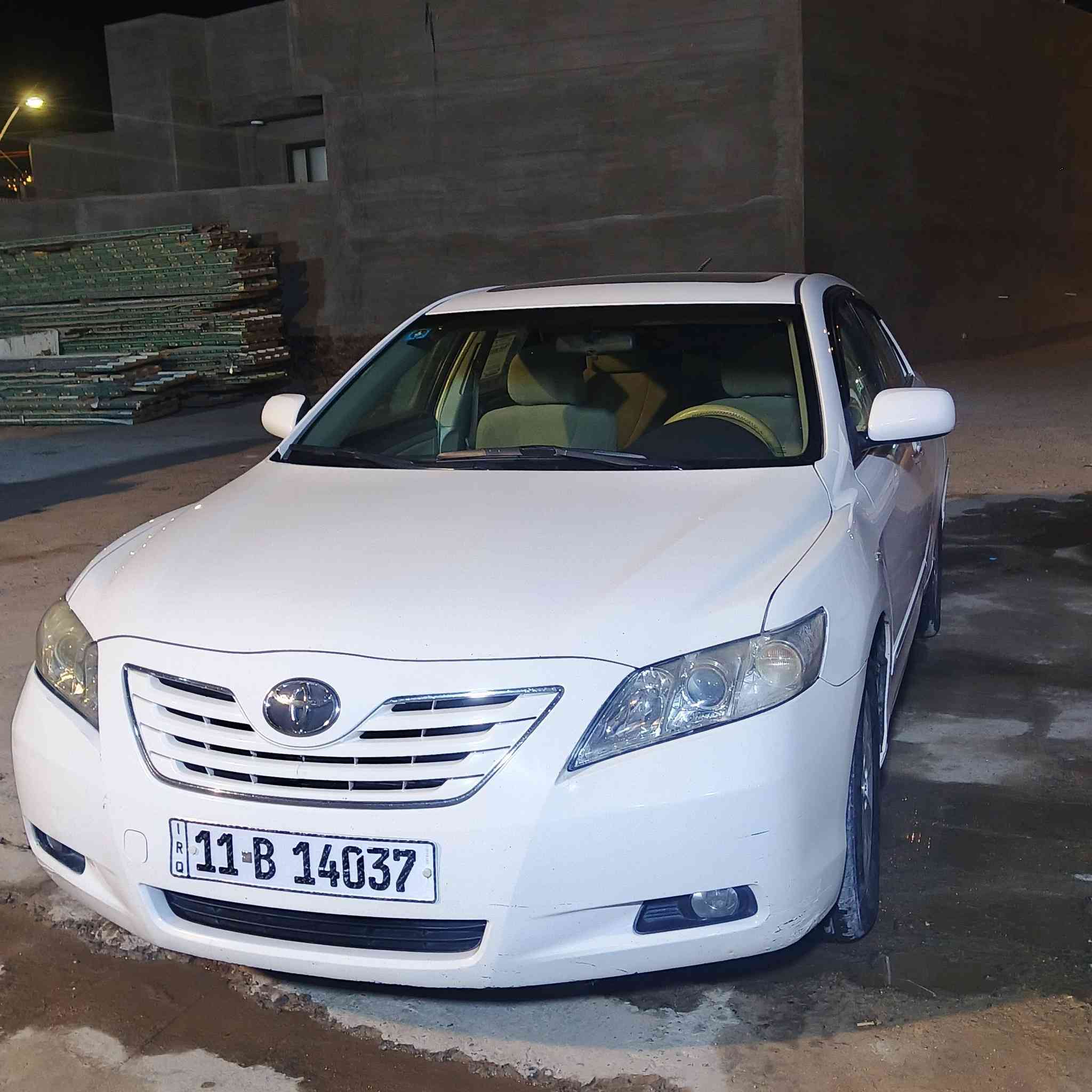 كامري موديل 2009
وارد خليجي 
مكفوله من ضربة و صبغ 
رقم بغداد بأسمي تحويل مباشر 
كشن كهربائي 
فتحه سقف 
السياره احلى من الصوره 
مكاني الرمادي  . السعر 125$ وبيها مجال للشراي 

‏‪***********‬‏ اتصل وتدلل
