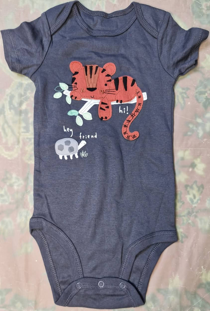 ملابس حديثي الولادة لعمر سنة واحدة 
قطع جديدة DHL صناعة صينية عدد جيد 
شلعة للبيع


**إذا كنت صاحب هذا الإعلان وتريد حذفه لأي سبب، رجاءا أرسل رسالة إلى الدعم الفني**