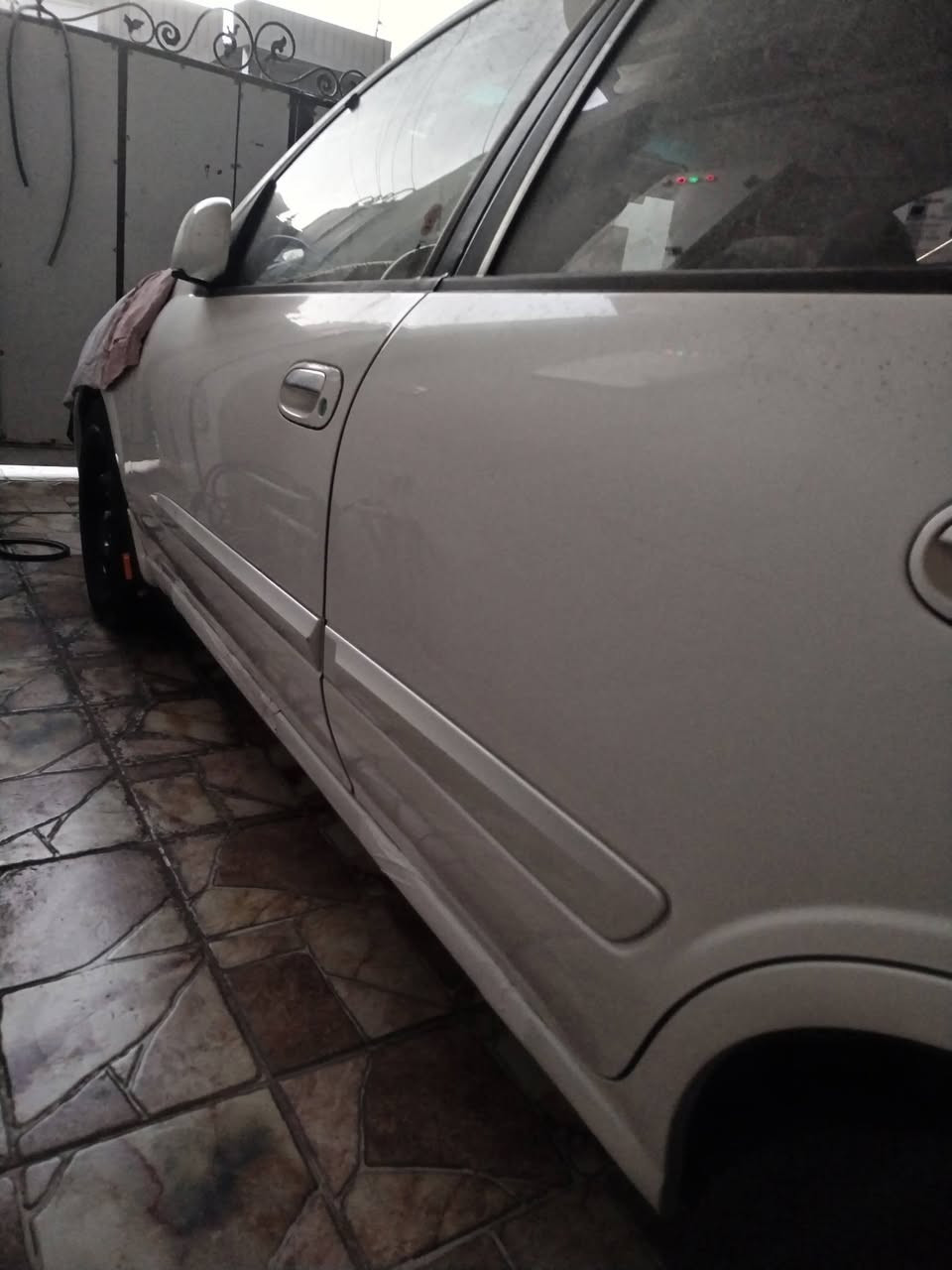 سياره صني كوري موديل ٢٠١١موسفات فول فول رقم سليماني لون ابيض مكفول وكفاله عامه رقم موبايلي *********** مكان كركوك
