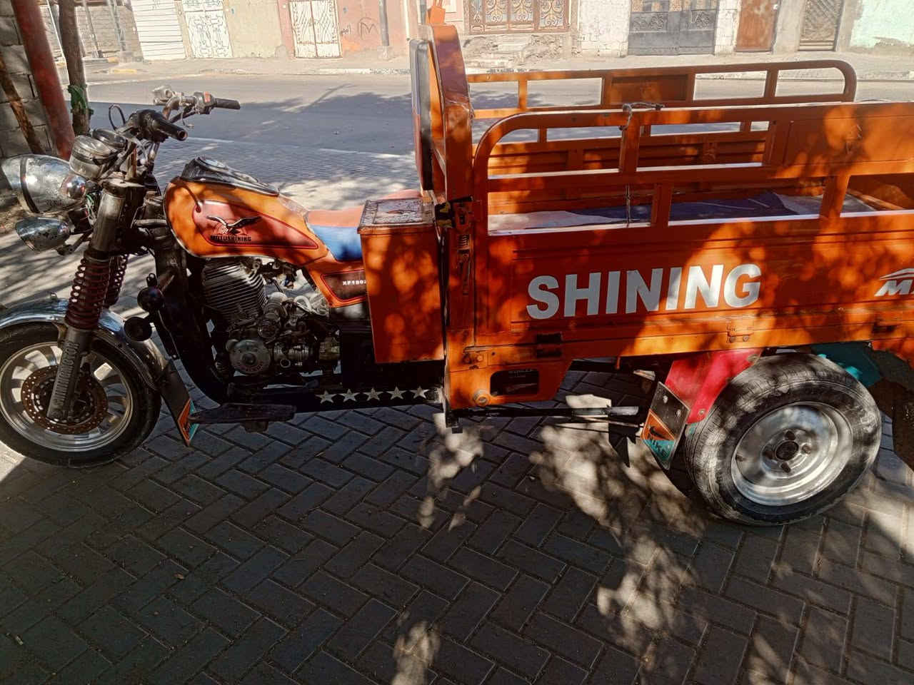 ستوته جمره فلحل كامله كله لبلاد مديل 21 رقم وسنويه بس على تحويل تستلم لوحات مكفوله استوته سعره 2400 ستوته ربع ماذب عليه مكفوله ركبه شاصي لدي وقراضه نضيفه رقمي بس واتساب بيه ***********
