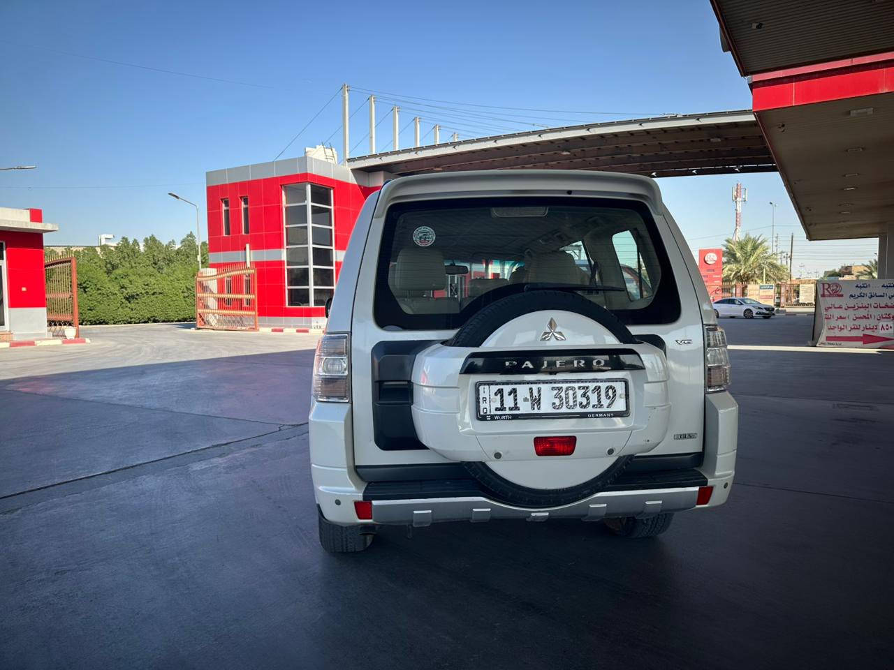 السلام عليكم ..
باجيرو حبتور رقم بغداد باسمي موديل ٢٠١٤ محرك ٣٥٠٠ جديد ماشية ١٧٠ مكفولة عدى البارد بين الباب والجامغ شي بسيط مثل ماموضح بالسونار ..
السعر ١٥٥ قفل ..
للتواصل :
***********
