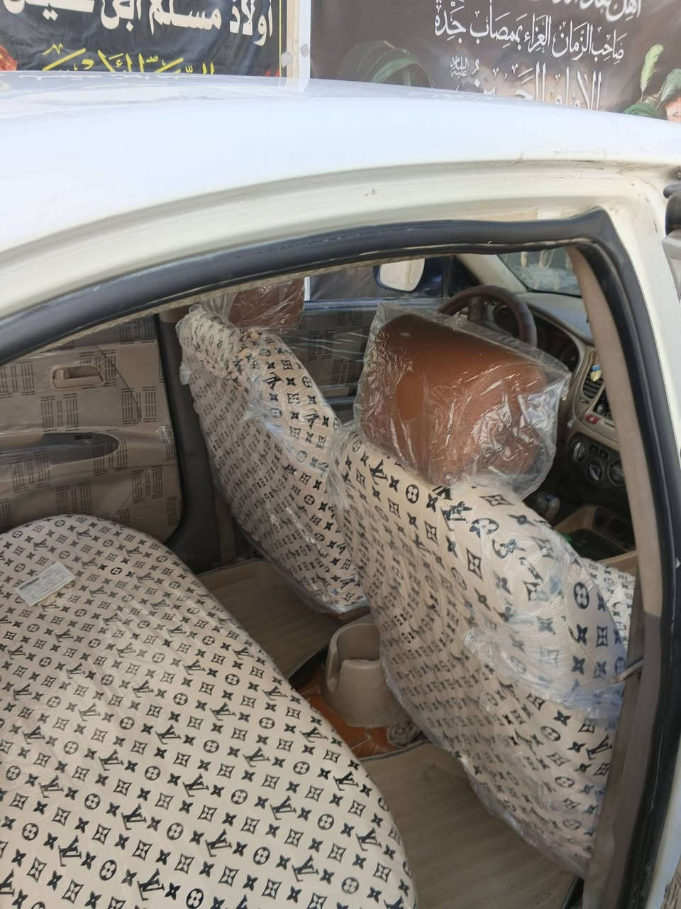 بسم الله الرحمن الرحيم 
كيا ريو موديل 11 باسمي قبل سنه بدلت ماكينه حاويه و گير حاويه تبديل مشط ستيرن حاويه باتري جديد السياره مصبوغه صبغ حزام الماكينه 1600 مسجل عاطل سياره غير متعوبه السعر 70 ورقة 
رقم الاثير ***********
رقم اسيا *********** 
مكان السياره محافظه النجف
