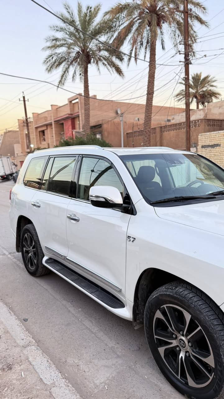 سلام عليكم لاند كروز موديل 2021. VXS ماشيه 42Km سياره جديده مكفوله كفاله عامه سونار بيها بس بيها طخه بتكمه لخلفيه مصورها سياره فول مواصفات على مواصفات بل لاند كروز مواصفات لكزز رقم بغداد بسمي v8 5700. سعر 650 بيها مجال لشراي مكان سياره بغداد /الأمين /معلمين ***********
