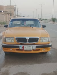 سياره للبيع مكينه ثنين ونص محوره سيدان وسعر مناسب 07800045637