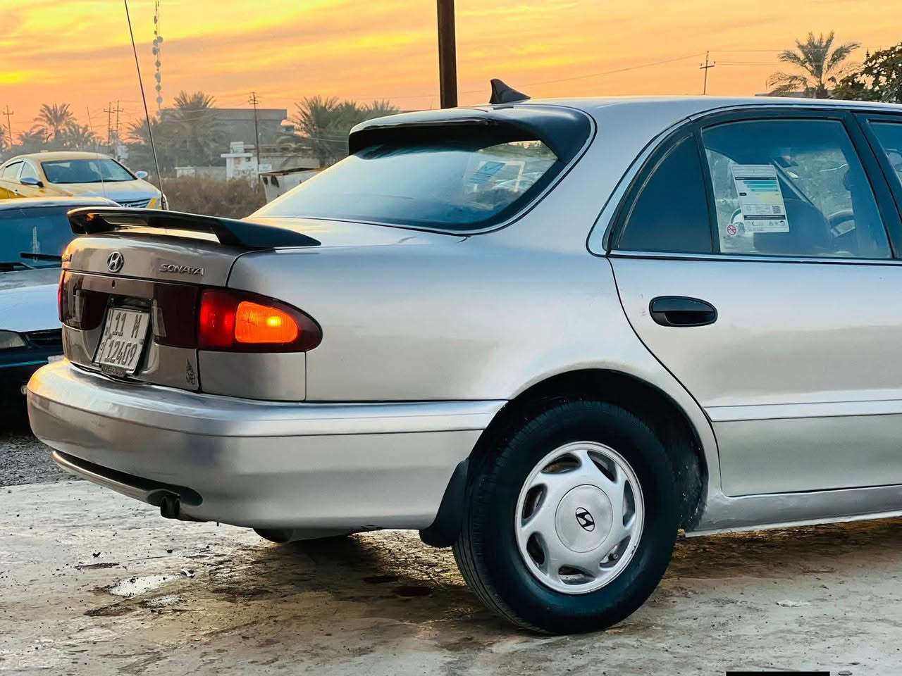 السلام عليكم شباب. وينة اليدور نضيف هذا النضيف بشرط الكفالة من التاير. ل التاير. سوناتا تو 1993. رقم بغداد انكليزي شرط التحويل هزة جديدة ورقم جديد وسنوية 2030. 
كير اوتو محرك مفتوح 2000. محرك +. كير. حاوية ب الشرط 
صدر أمامي خلفي ب الكارتون ولا طسة ولا خرخشة 
كهربائيات بوضع الشركة من الطول ل الطول   كلة شغال. وبلادي 
 تخم تاير. جديد. + ويل كب. بلادي.  
سنتر لوك ريموند 
شاشة أندرويد اصلي. + سستم سماعات + كاميرا 
كشنات+ ارضية جلد تفصال 
منضومة زنون اصلي عالي ناصي 
اربع جام شغال. تبريد ثلج وية السويج 
صبغ. عام بدون ضربة قواعد دبل شركة. 
كيجات كلة شغال. 
 بغداد الحسينيه الراشديه 
السعر 53 وبي مجال قليل ***********
