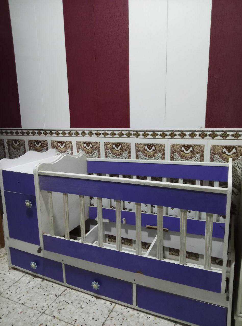 المبرده ١٠٠
الميز مع الكراسي ٥٠

كنتور  والجربايه ٥٠

كاروك  ٦٠

ويوجد بلي ستيشن ٢ السعر ٤٠

صوبه ٢٥
للاستفسار على الرقم ***********
