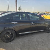 سوناتا موديل 13امريكيه للبيع مكان بغداد المحموديه بسمي  هذا رقمي 07806...