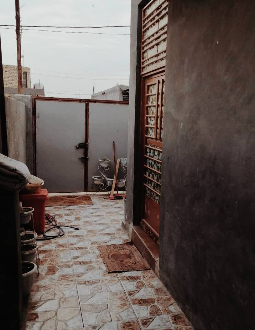 🏡 دار للبيع – زراعي سند ٢٥
📐 المساحة: ١٠٠ متر واجهة ٥ نزال ٢٠
📍 الموقع: الديوانية – طريق النجف ، التقية الثالثة، قرب مدرسة البشير الابتدائية
المواصفات:
غرفة نوم
صالة ومطبخ 
استقبال معزول
حمام منوّر
صحيات
البناء بلوك وعكادة 
⚡ الخدمات: ماء، كهرباء
💰 السعر: ٤٠ مليون دينار وبيه مجال
📞 للتواصل والاستفسار: *********** 📱
