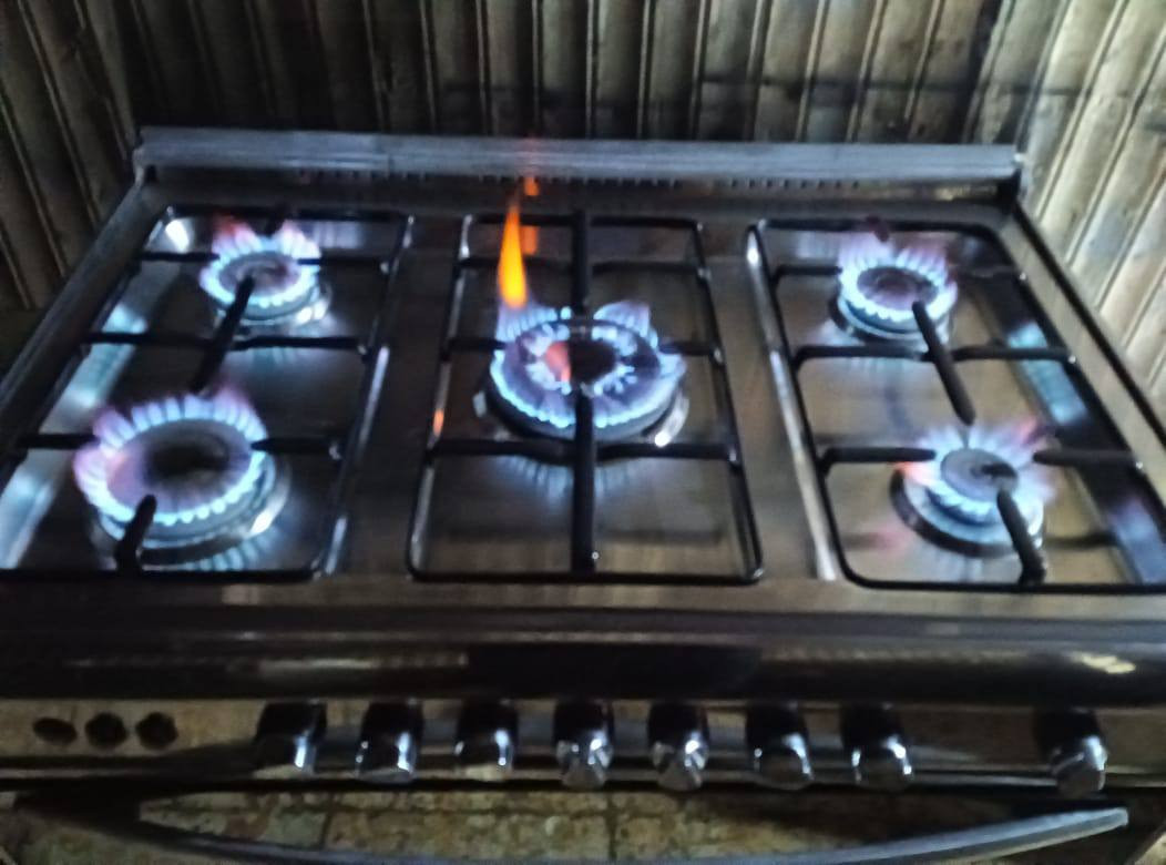 طباخ يوني فينصل مصري على فحص كلة شغال طباخ كلش جديد جيس الشركة بي لسة نضافة مئة بالمئة وبي ضمان شهر اي شي بي يرجع سعر 240وبي مجال لشراي يتصل ***********حلة حي المهندسين
