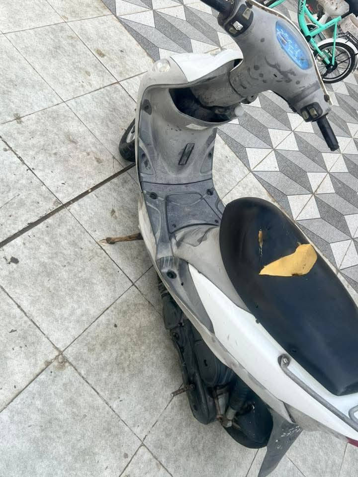 للبيع ماكس منغولي ما مفتوحه سلف باتري جديد اشاير لايت زنون توني مبدل دهن جديد فلتر وعصاره اكسن جديد سعر 750 بيه مجال مستعجل عليه اتصال ع رقم ***********
