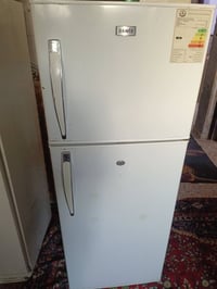 ثلاجة • يشتغل • للبيع