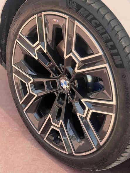 السلام عليكم
اعلان بيع
530i
M
2025
سيارة خليجية عروش
بيها ضمان صيانة ٤ سنوات
ماشية ١٧ الف كليو
بيها طخة بالدعامية الخلفية ومصلحة بالوكالة

المواصفات
كراسي تدفئة -تبريد
تبريد ١٠ منافذ
‎4كاميرات
‎5بردات
قيادة الية
صندوك كهرباء
داتا شو
اوتو هولد
اوتو بارك
رجوع الى الخلف تلقائي
وبعد هواية مواصفات
فول للاخير
السعر ٩٥ مليون عراقي 
للاتصال
***********
