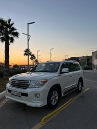 👑 لاندكروزر "وكالة ساز" - نظافة ومواصفات مميزة 👑 ​للبيع تويوتا لاندكرو...