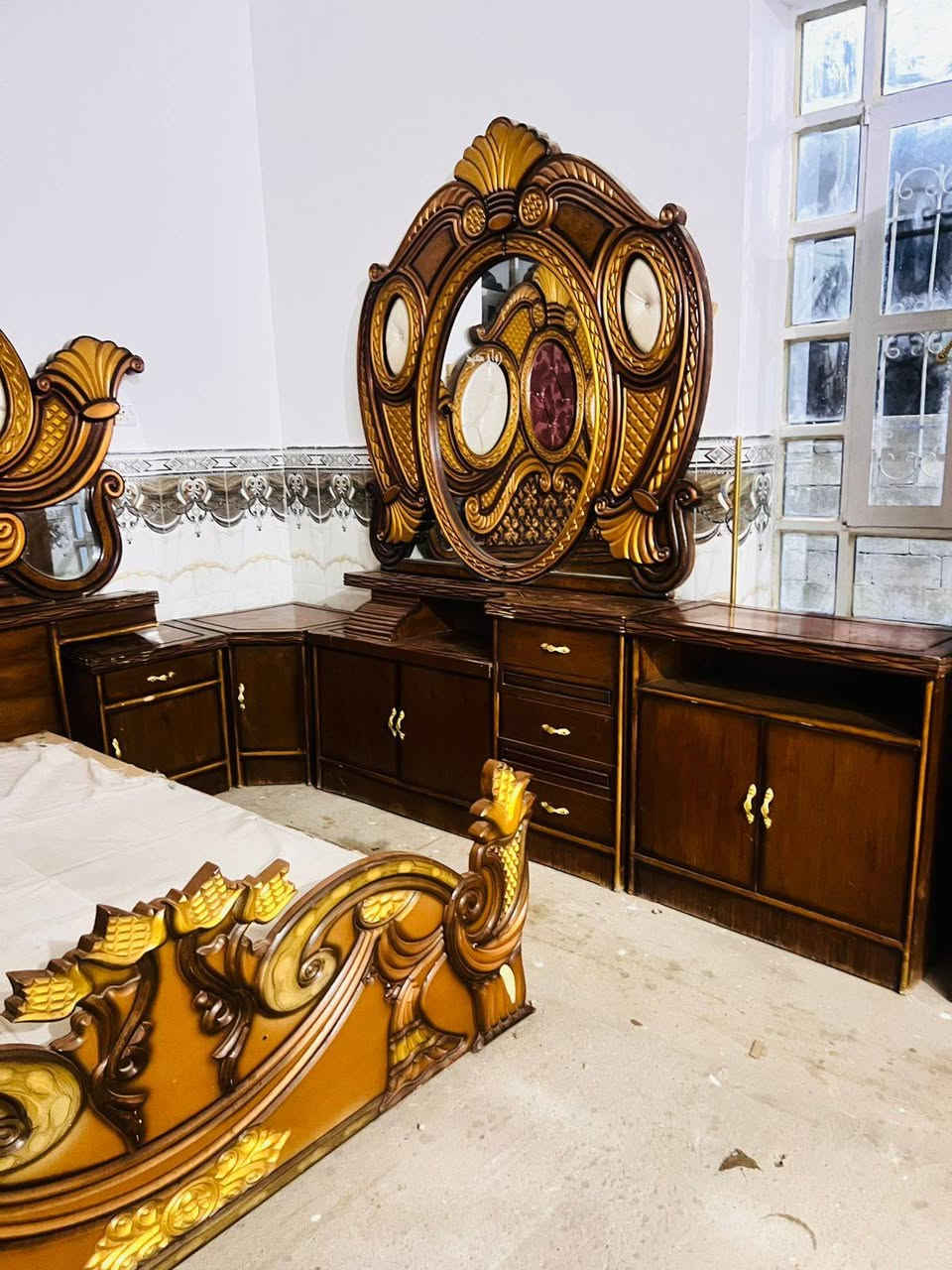 السلام عليكم يوجد غرفه توج صاج عراقي نضيفة فول السعر 800 العنوان الرمانه البوعبيد للتواصل على الرقم ***********
