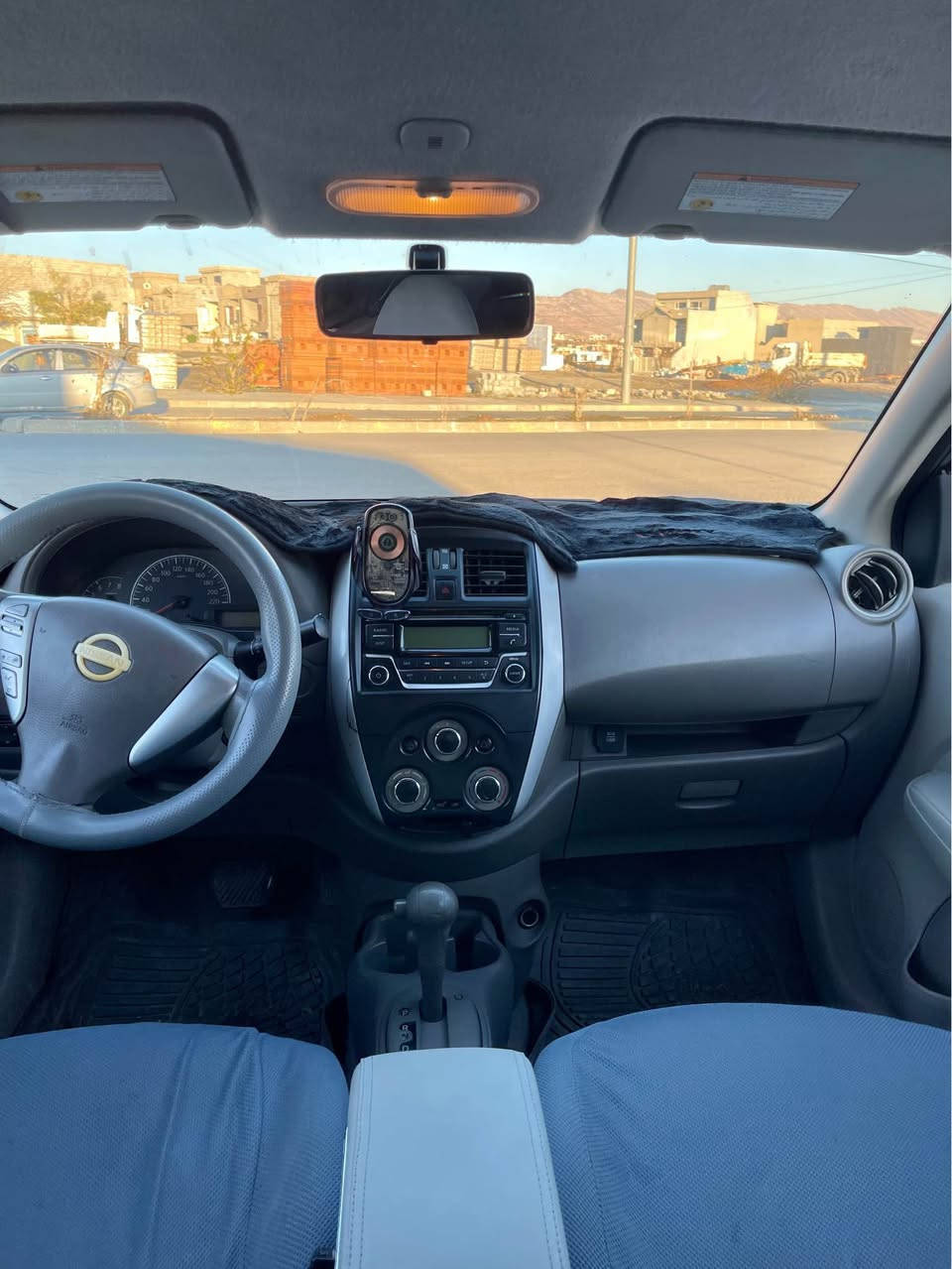 سڵاو لاکشمیبای مۆدێل ٢٠١٥ یەدە نیکل دەبڵ گێچ تەنها یەک پارچەو نیوی سبوخە بەبێ ناو نوکە دەرزی پشت و پێشی نەتی سەیارەکە لۆک لۆکە چرکەی تێدا نیە یەک ٢٥٠ مەسرەفی هەبوو پارەکەت بۆ دەگەڕێنمەوە تا ئێستا سپێری دانە بەزیوە  بەشەرتی گێڕو مەکینە نرخی ٩١  گەڵاو کەمێک معامەلە *********** *********** كويسينجاك, أربيل
