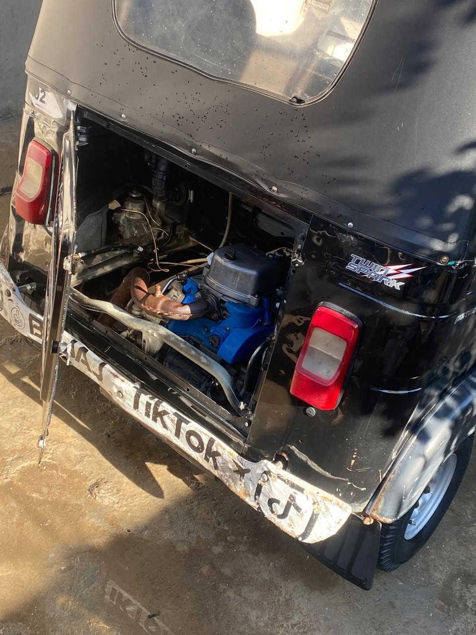 سلام عليكم تكتك لا بيع مديل 2022 تكتك خير من الله سعر 9ملاين بيه مجال العنوان بغداد الامين حي المعلمين رقم ***********
