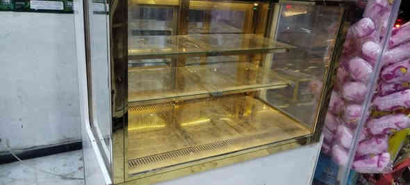 عارضة كيك جديده  شرط الشغل والضمان
للاستفسار الاتصال على الرقم ***********
