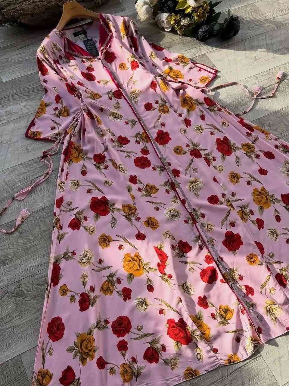 #تكــــــــــرااارر_جمااااال_____وووووصـــــــــــل
#دشداشة كشمير بنعومة فاخرة ✨
لون راقي وتطريز ناعم يبرز الأنوثة بذوق هادئ🌸🦋
قصة مريحة مع شدّة خصر تعطي شكل أنيق ومرتب🐅🙂
القياسات _2xl_3xl_4xl_5xl🙂🤍
#سعـــــــــــــــــــــر16
يوجد توصيل داخل المسيب الفين دينار 
يوجد توصيل محافظات


**إذا كنت صاحب هذا الإعلان وتريد حذفه لأي سبب، رجاءا أرسل رسالة إلى الدعم الفني**