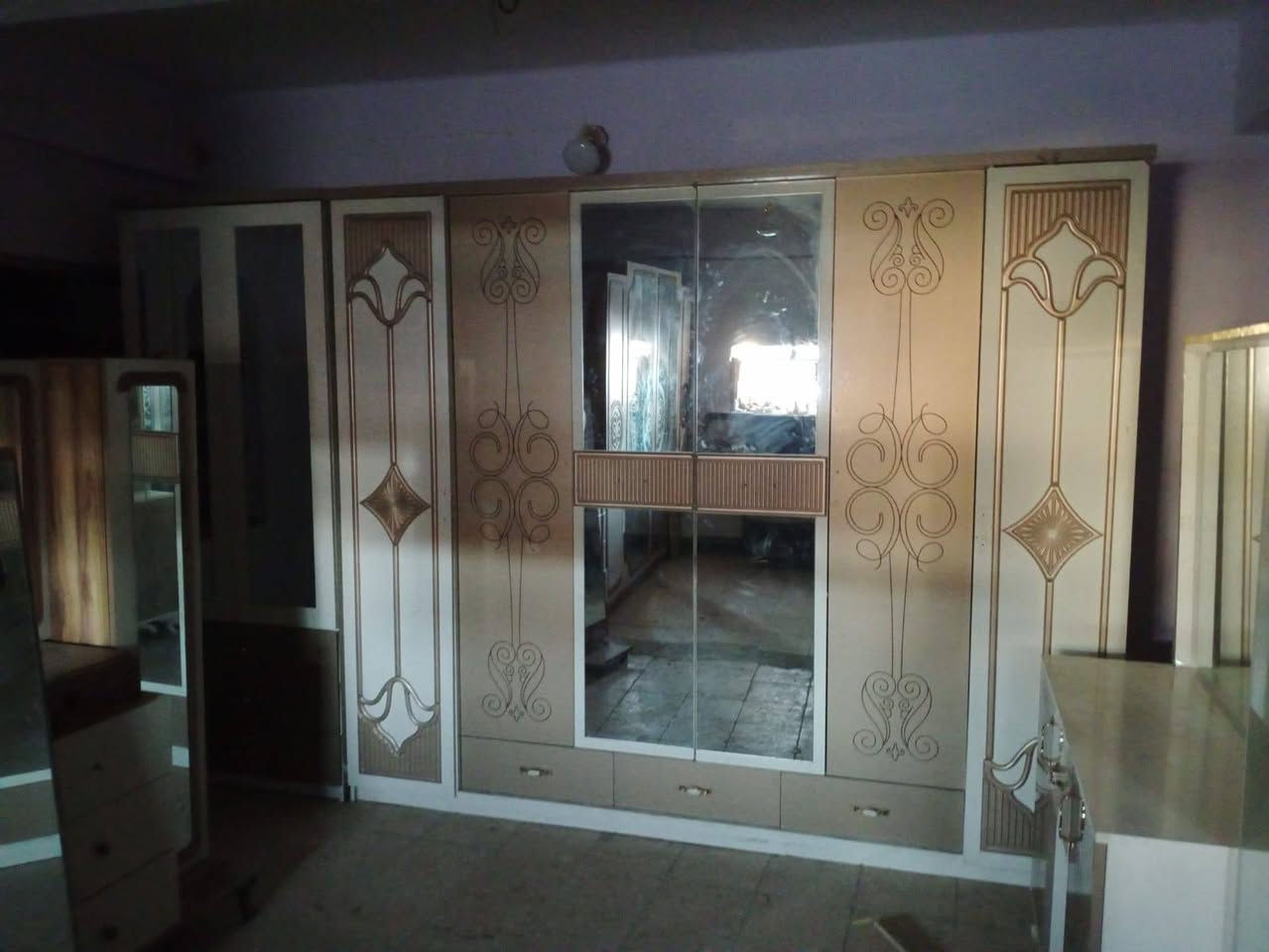 غرفة تركي ٩ قطع مستعمل السعر 750الف للاتصال ***********
